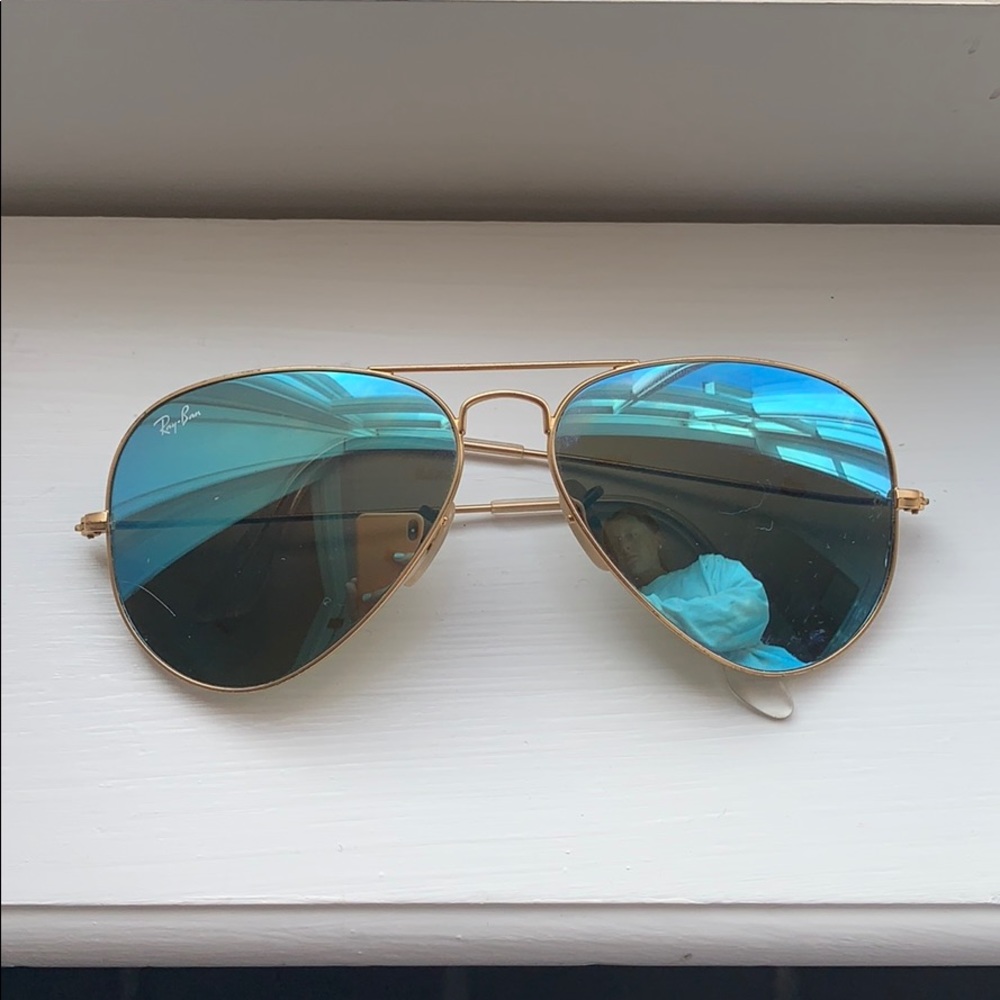 Rayban Blue reflected aviators